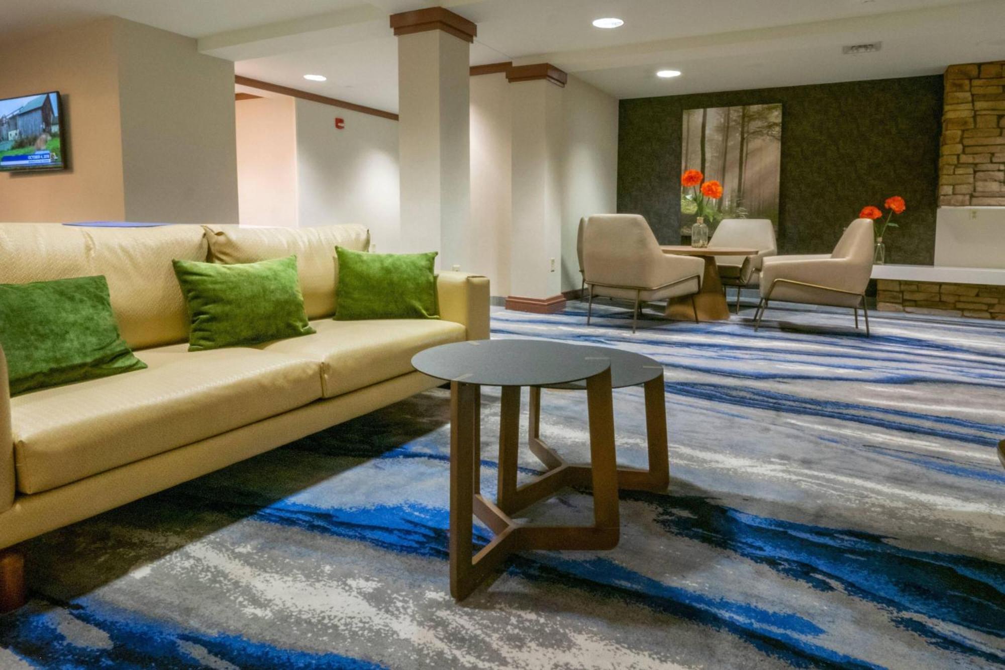 Fairfield Inn By Marriott Хейзълтън Екстериор снимка